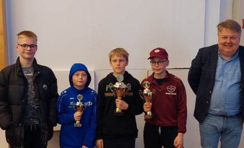 F.v. Þorgeir Elís Flúðaskóla 4.sæti, Stefán Fannar Flúðaskóla 3.sæti, Unnsteinn Magni Reykholtsskóla…